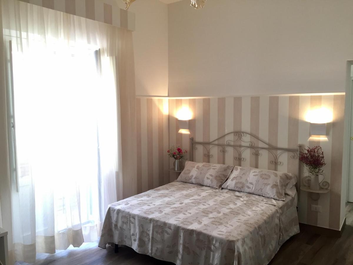 Appio Claudio Tre Bed & Breakfast อิทริ ภายนอก รูปภาพ