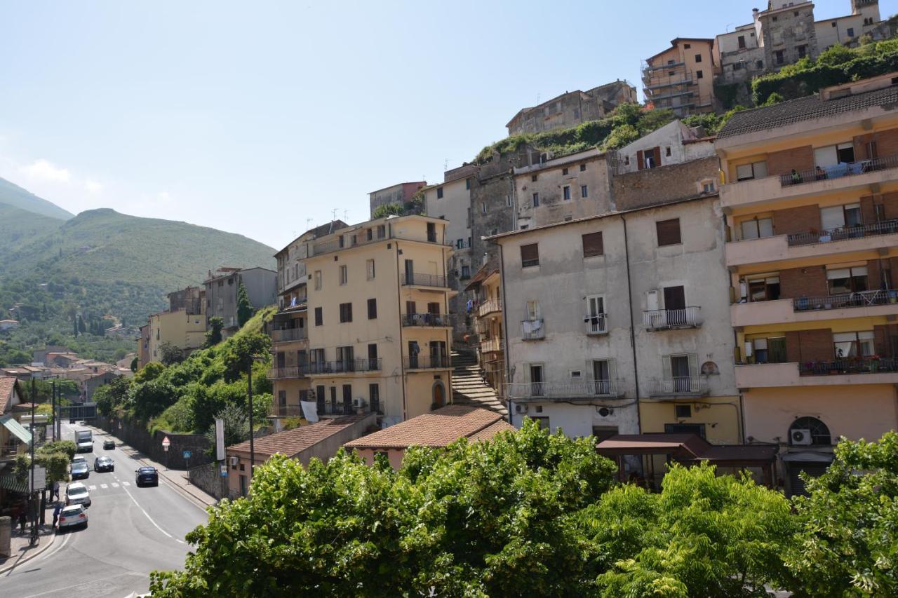 Appio Claudio Tre Bed & Breakfast อิทริ ภายนอก รูปภาพ