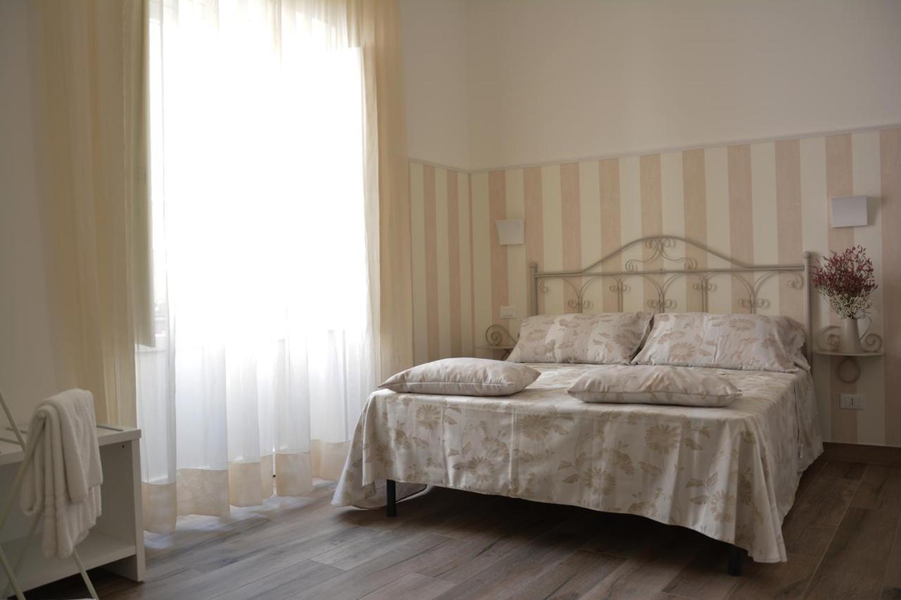 Appio Claudio Tre Bed & Breakfast อิทริ ภายนอก รูปภาพ